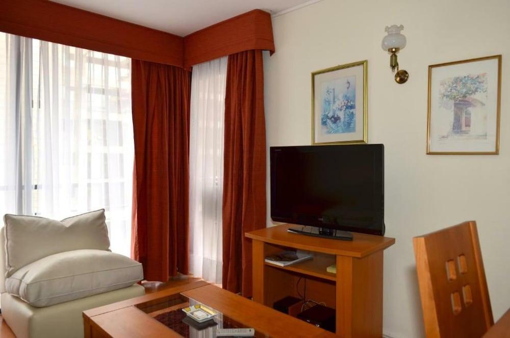 Rent A Home Bosque Norte Santiago Exterior photo
