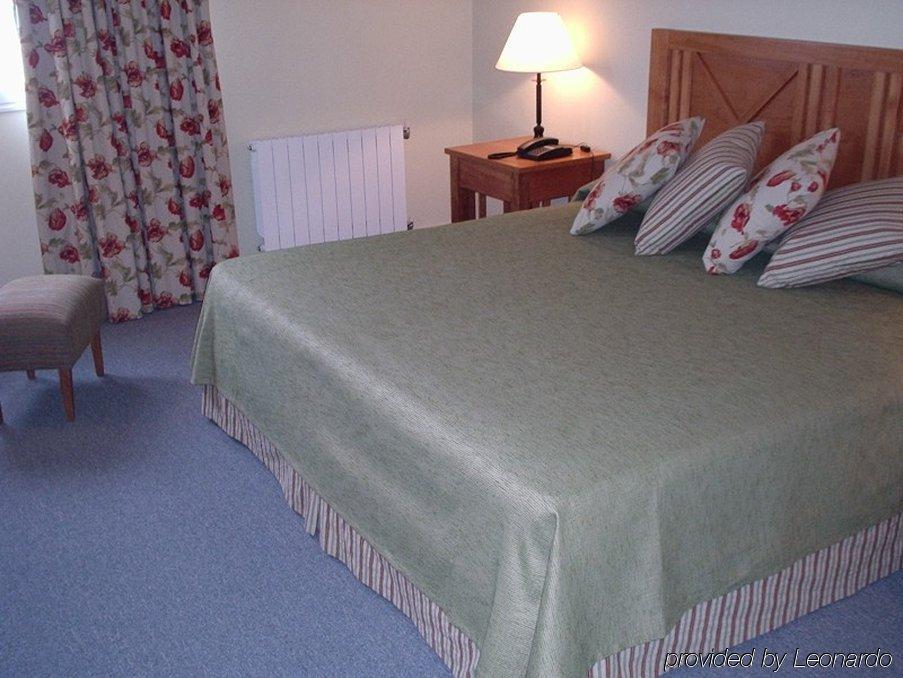Rent A Home Bosque Norte Santiago Room photo